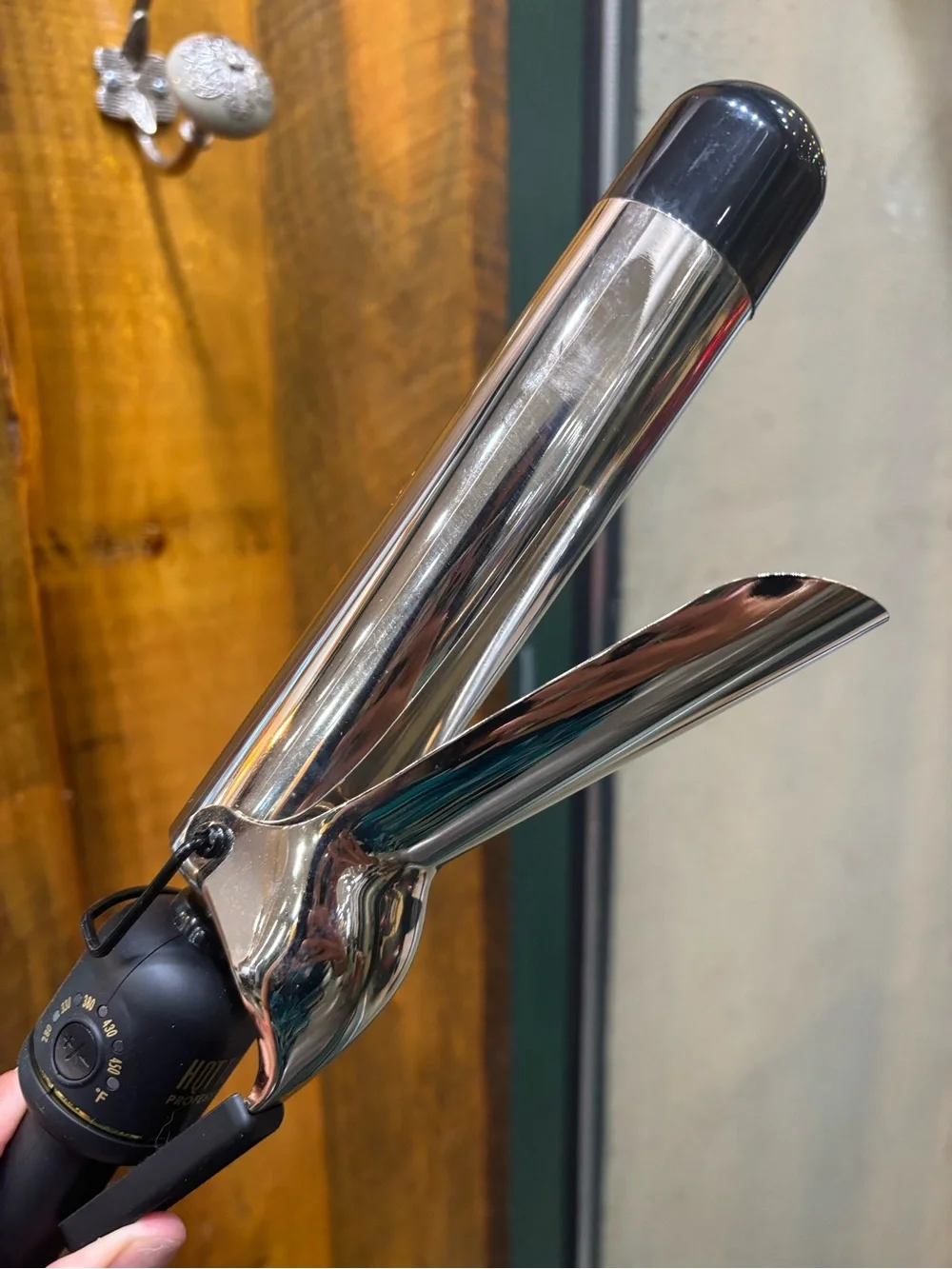 Hot Tools 24k Gold Professional 1.5” Curling Iron